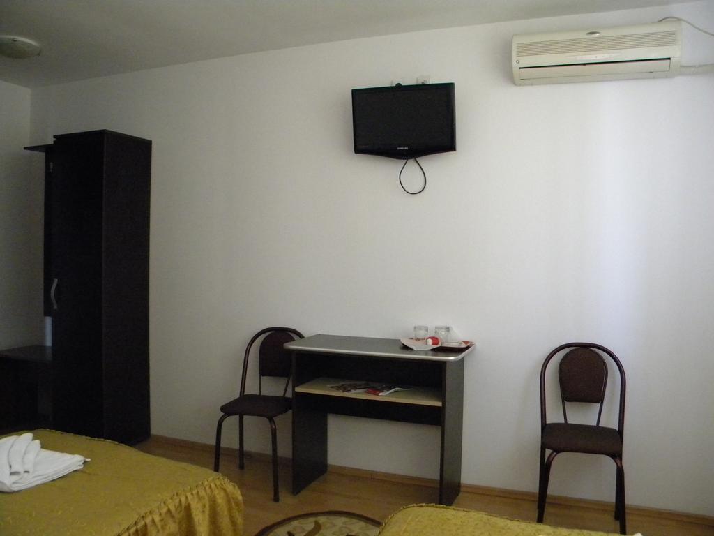 Hotel River Тыргу-Жиу Номер фото
